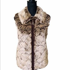 Lisa International Lynx Faux Fur Zip Up Vest Women’s Jacket